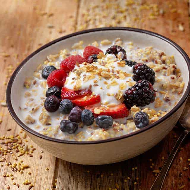 oatmeal with berries