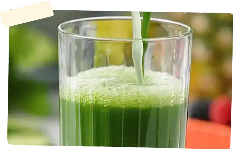 Apple spinach juice in a glass