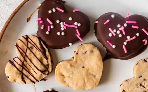 Plate the Perfect Valentine's Day Spread